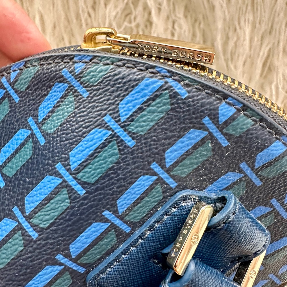 Tory Burch Robinson Dome Bag - Picture 7 of 12